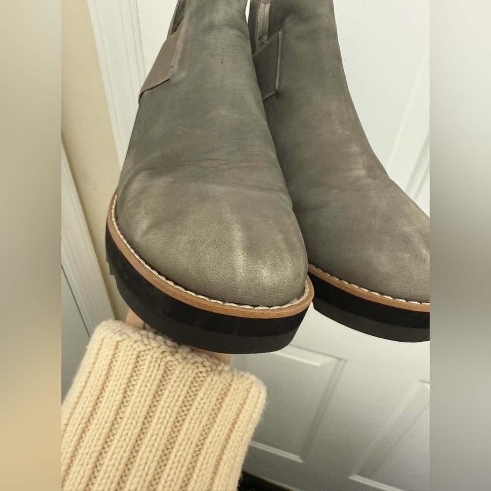 GUC Eileen Fisher Lark Gray Wedge Heel Booties Size 8 Leather Upper - Picture 4 of 10